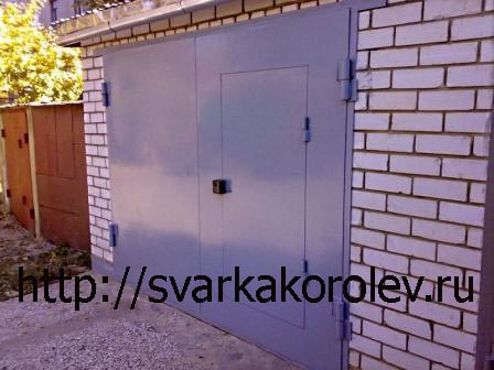 ворота гаражные металлические распашные с калиткой цена